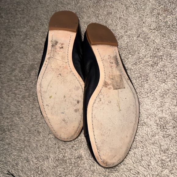 Tory Burch Black Leather Logo Medallion Flats - Picture 2 of 3